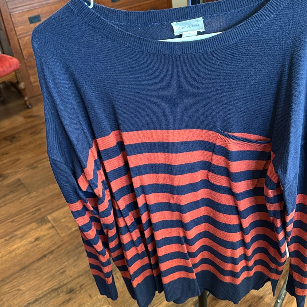 Round neck sweater
